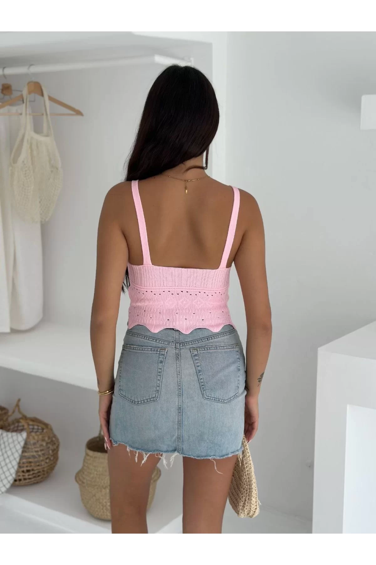 V Yaka Askılı Arkası Açık Triko Crop - Toz Pembe
