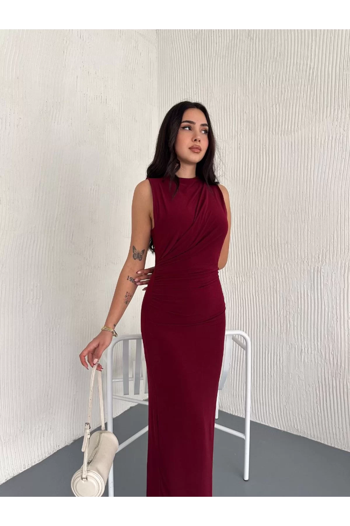 Yandan Buzgulu Kolsuz Yırtmaçlı Uzun Elbise - Bordo