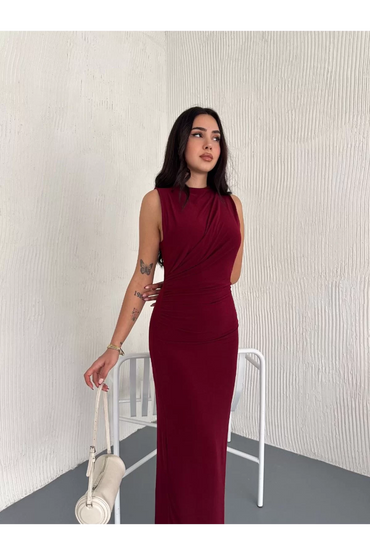 Yandan Buzgulu Kolsuz Yırtmaçlı Uzun Elbise - Bordo